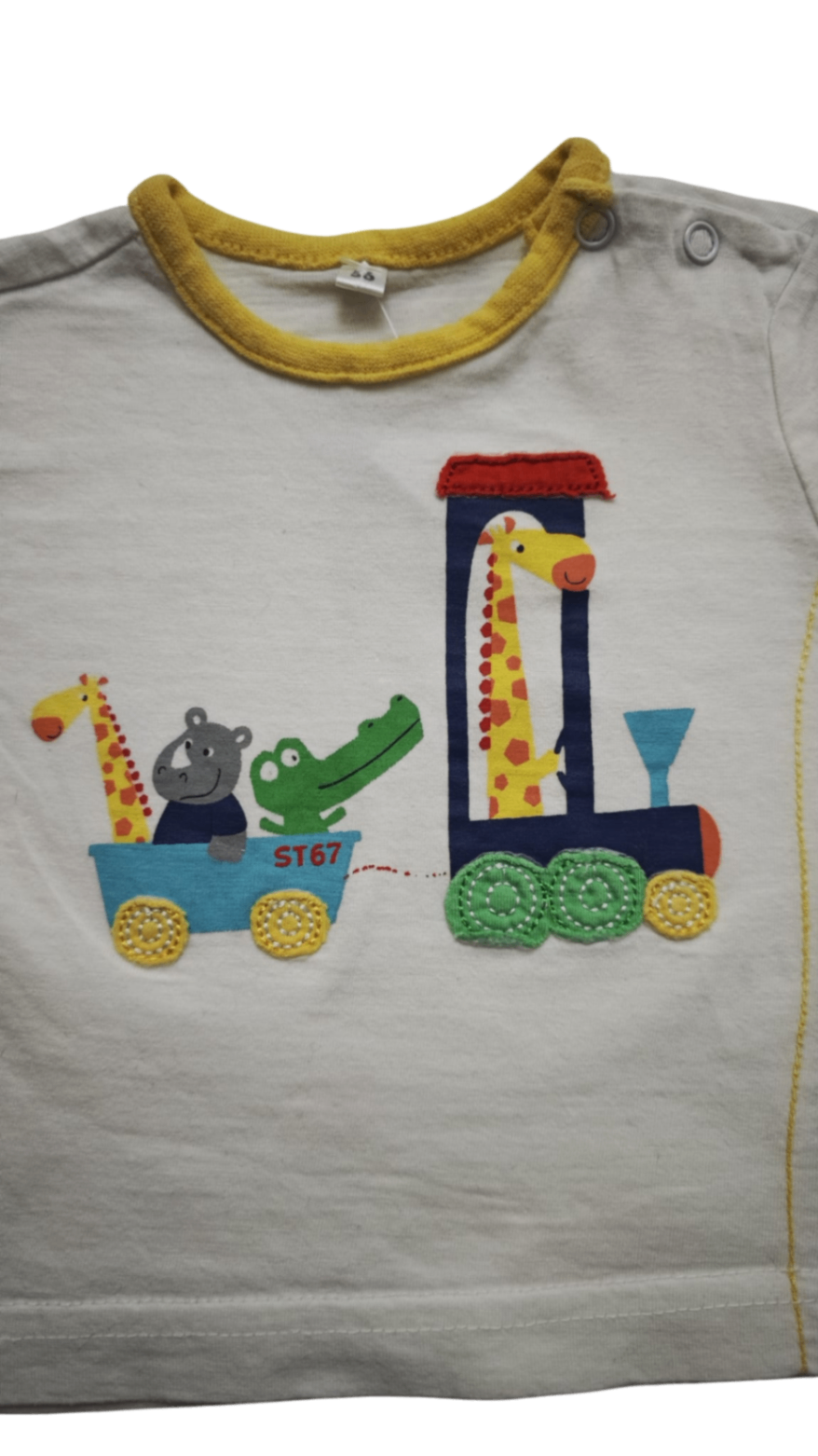 Markenlos Kurzarmshirt Weiß mit gelben, roten, blauen und grünen Applikationen Größe 56