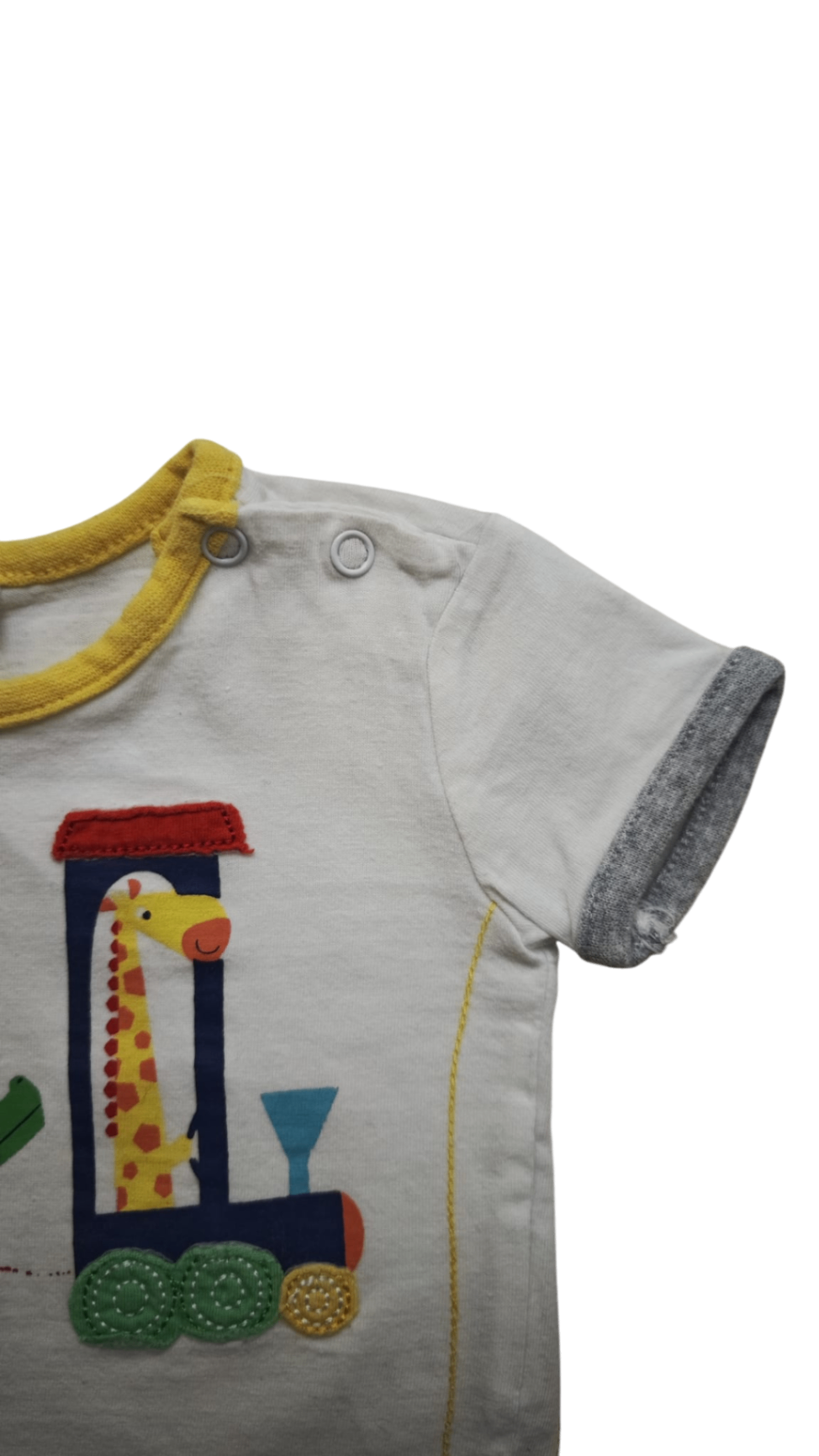 Markenlos Kurzarmshirt Weiß mit gelben, roten, blauen und grünen Applikationen Größe 56