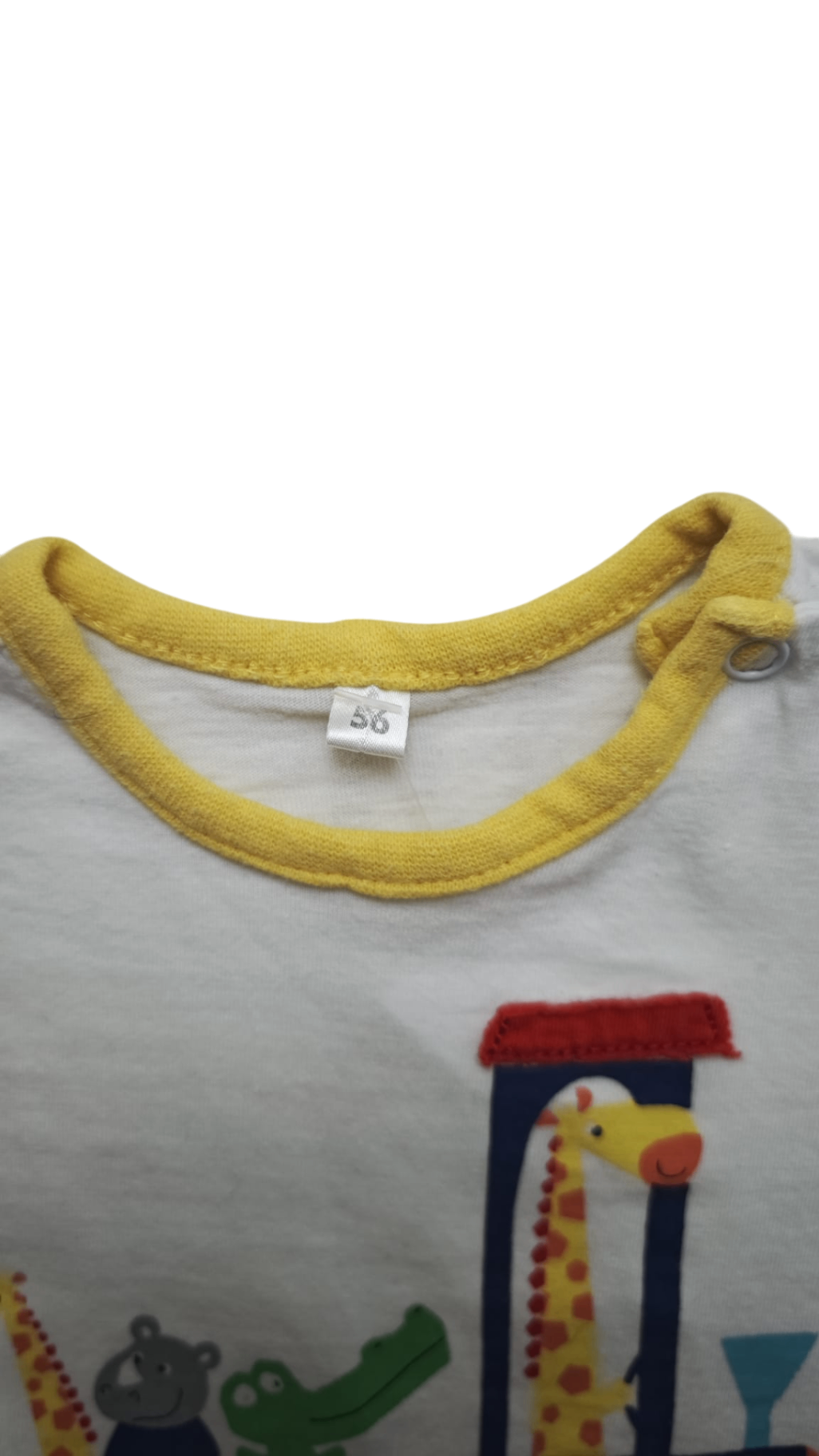 Markenlos Kurzarmshirt Weiß mit gelben, roten, blauen und grünen Applikationen Größe 56