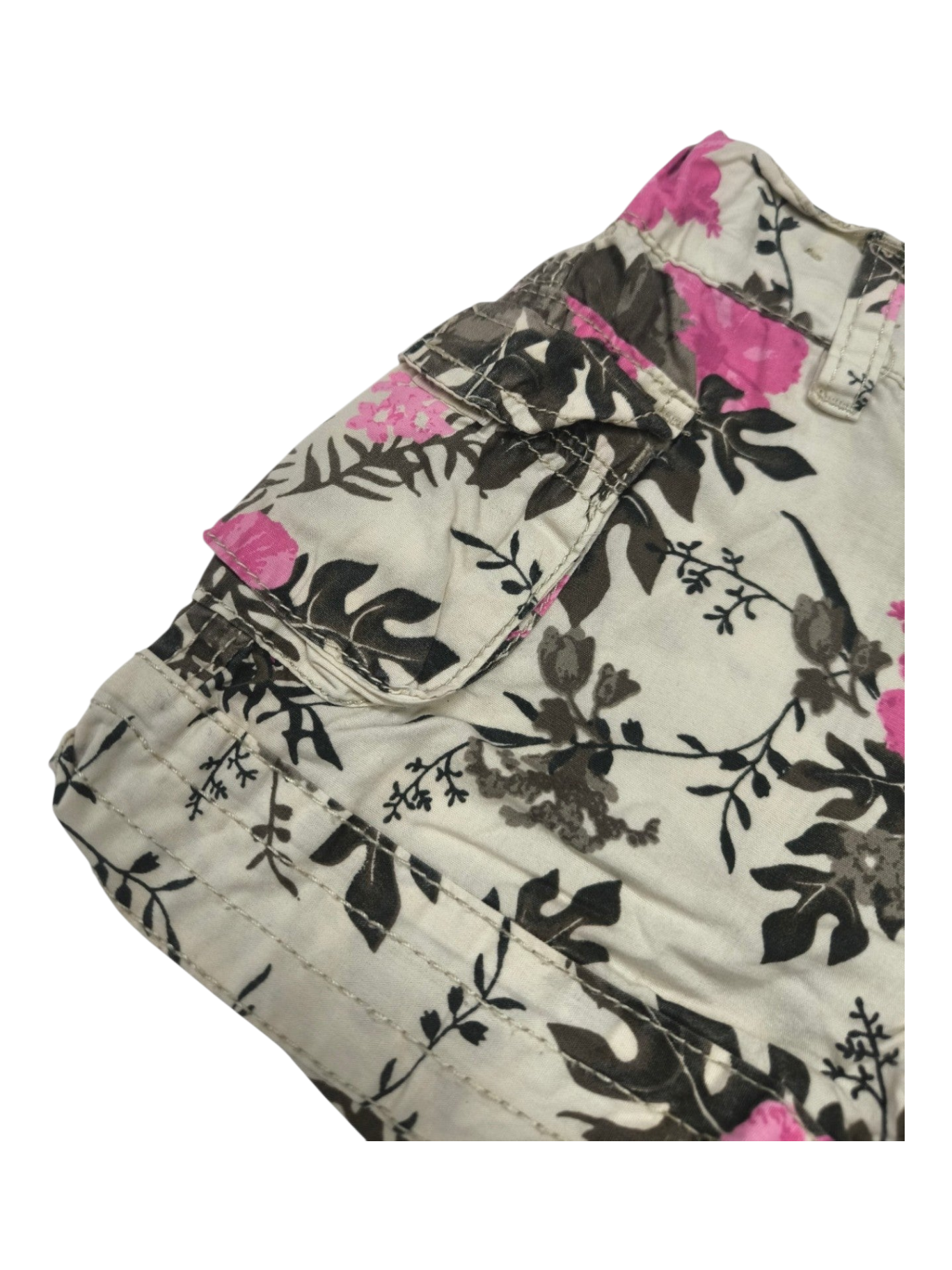 Annabel´s Second Style & Co. Baumwoll-Shorts in Creme mit schwarzem und pinkem Blumenmuster und Cargotasche