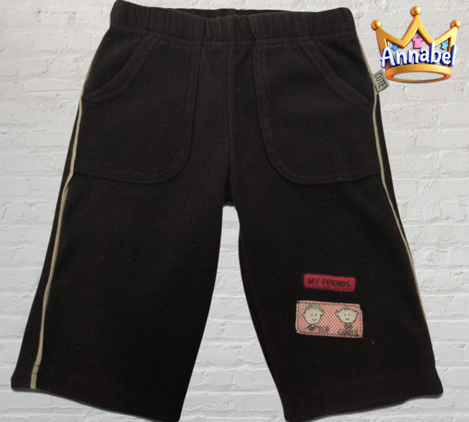 Annabel´s Second Style & Co. dunkelbraune OKAY Jogginghose in Größe 68 mit aufgesetzten Taschen und Applikationen